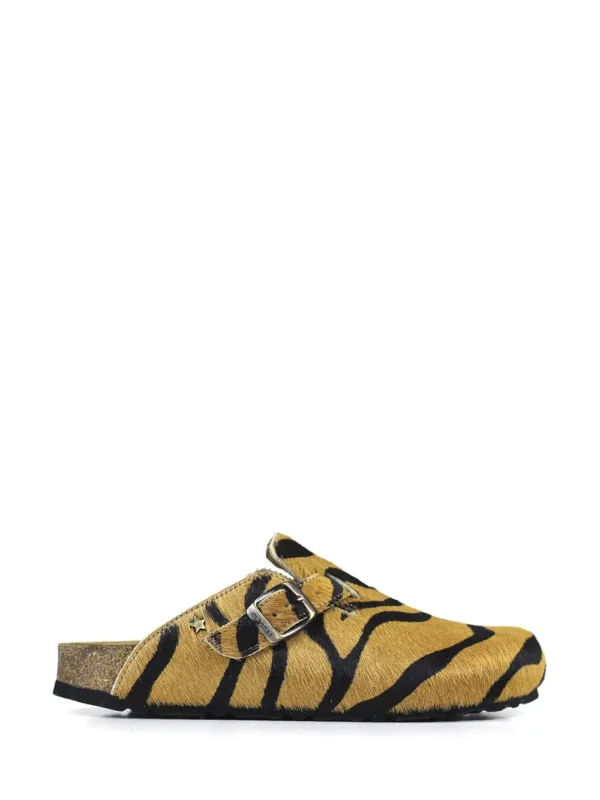 Maria-Sandália Fechada Animal Print Castanho