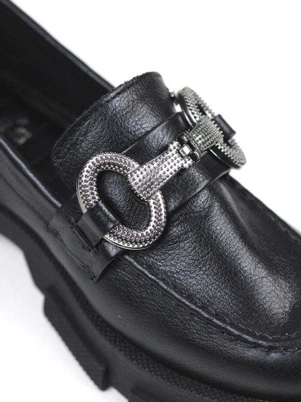 Loafer Fell Preto em Pele