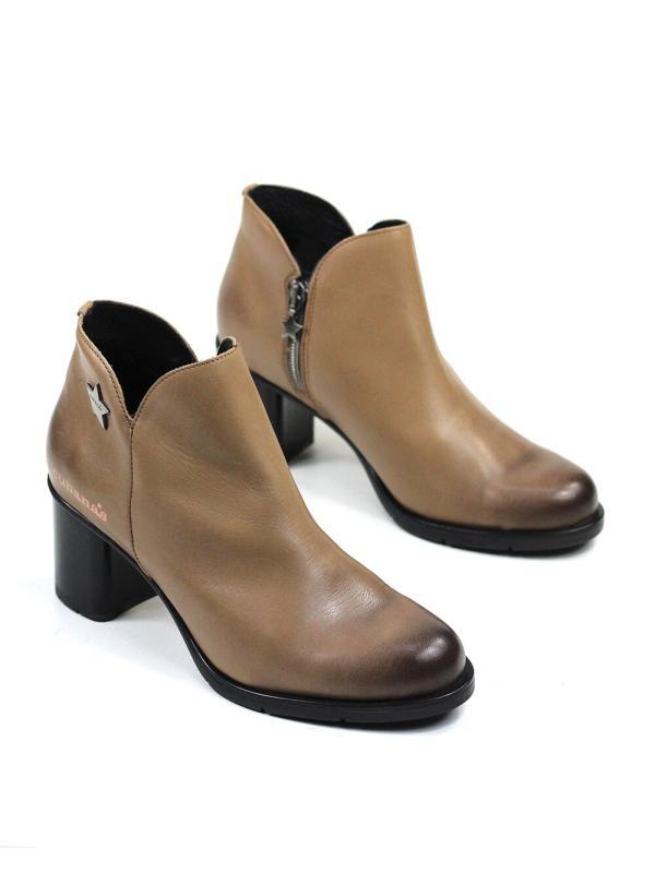 Bota Pull em Pele Beige