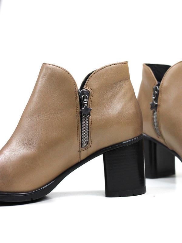 Bota Pull em Pele Beige