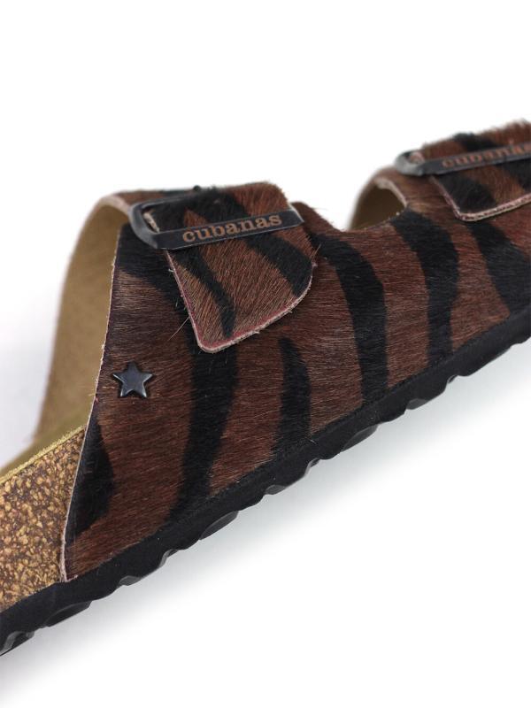 Sandália Comporta Animal Print Castanha