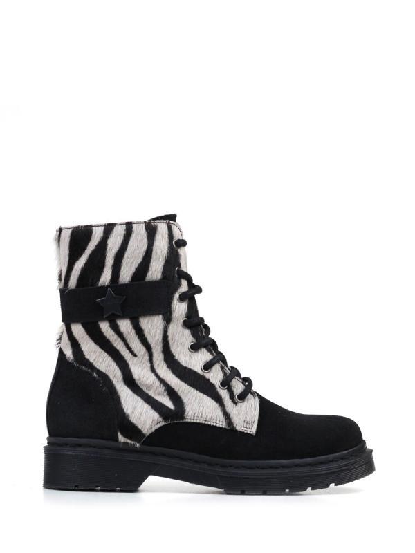 Bota em Camurça Preta e Estampa de Animal Print
