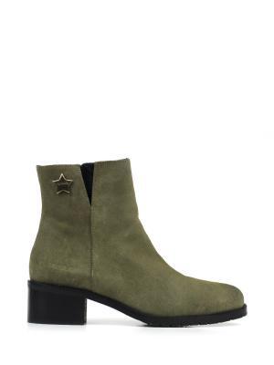BOTA EM CAMURÇA VERDE COM CANO MÉDIO