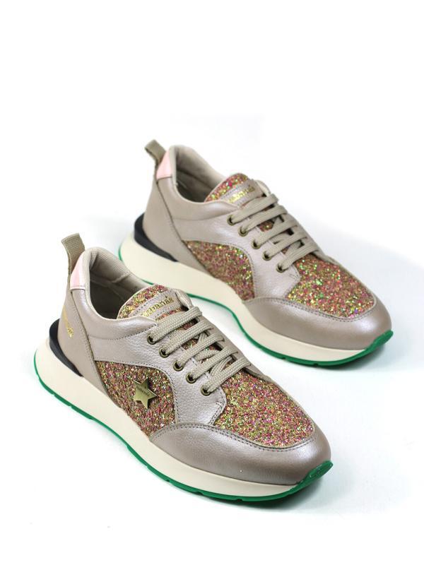 Ténis em Pele Beige e Pormenor em Glitter