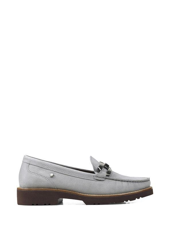 Loafer em Pele Cinza com Pormenor Prata