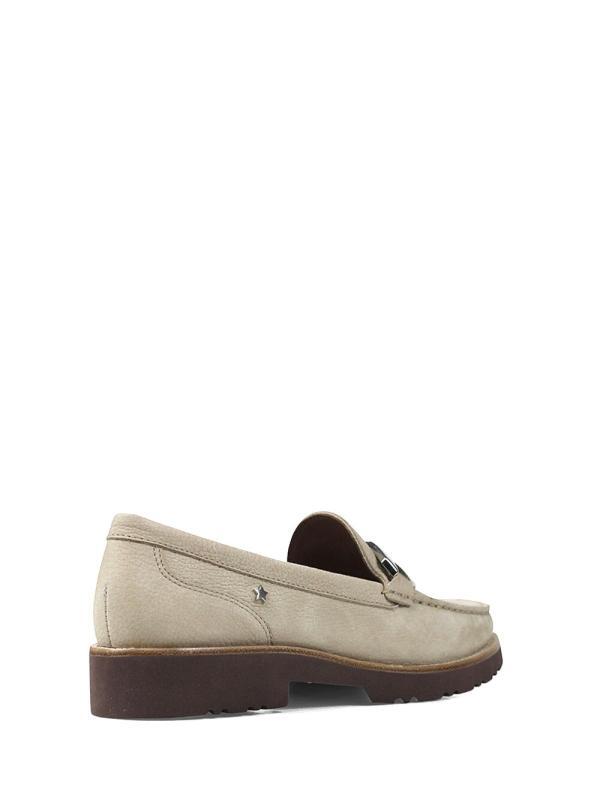 Loafer em Pele Beige com Pormenor Prata