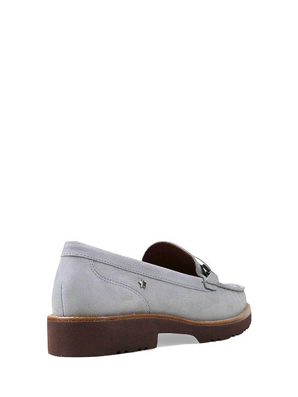 Loafer em Pele Cinza com Pormenor Prata