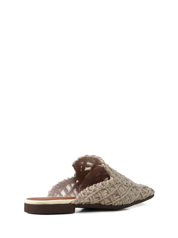 Mule em Crochet Branco e Biqueira Quadrada