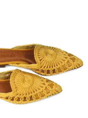 Mule em Crochet Amarelo e Biqueira Fina