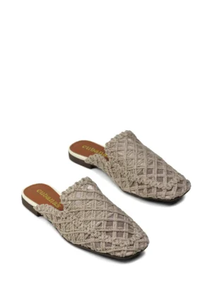 Mule em Crochet Branco e Biqueira Quadrada