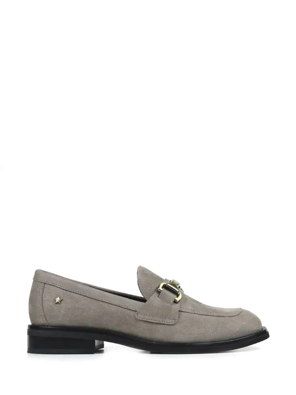 Loafer em Pele Cinza e Pormenor em Dourado