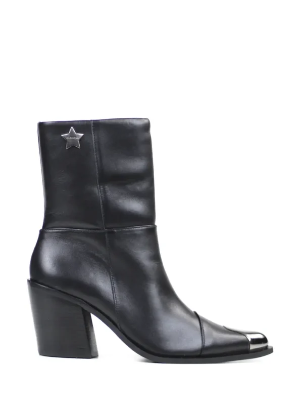 Bota Preta em Pele e Biqueira em Metal