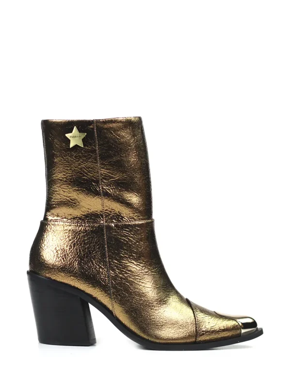 Bota em Pele Dourada e Biqueira em Metal