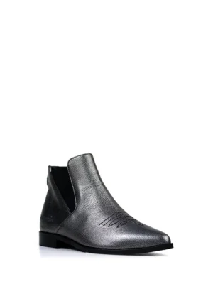 Bota Rasa em Pele Cinza