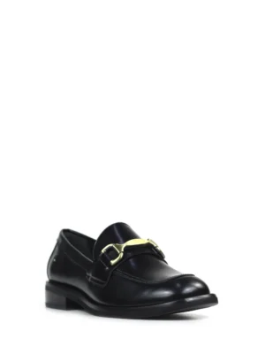 Loafer Preto em Pele e Pormenor em Dourado
