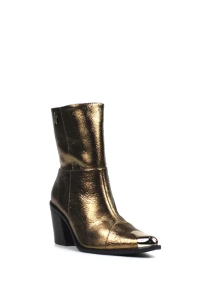 Bota em Pele Dourada e Biqueira em Metal