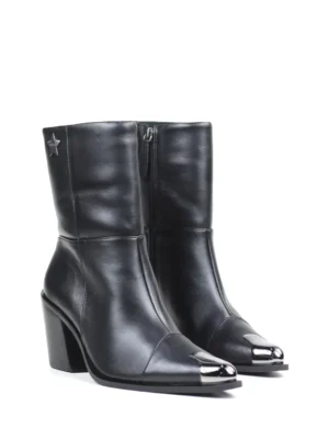 Bota Preta em Pele e Biqueira em Metal