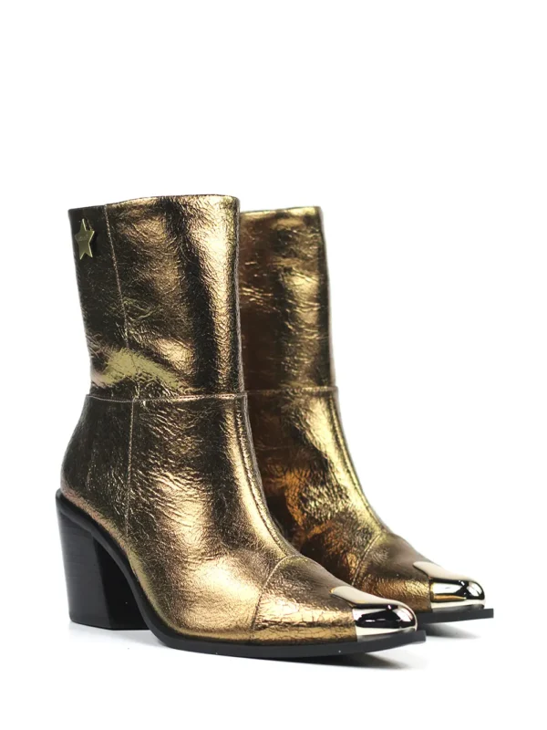 Bota em Pele Dourada e Biqueira em Metal