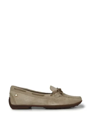 Loafer em Camurça Beige e Laço